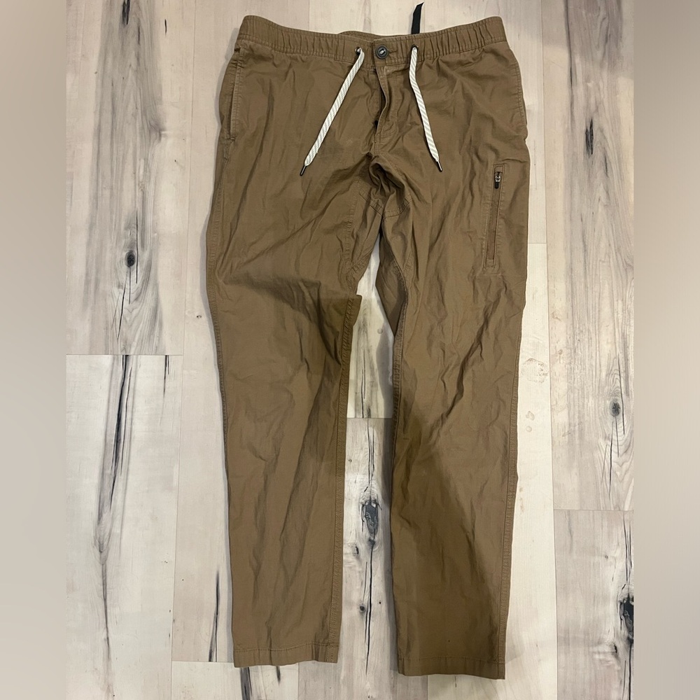Men’s Vuori Khaki Pants
